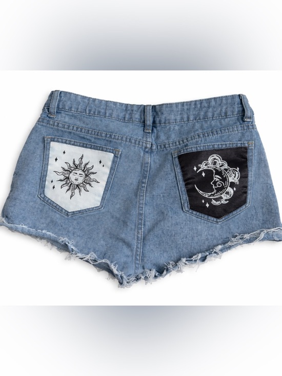 SHEIN Pants - SHEIN Celestial Sun Moon Patch Denim Shorts Size Large Distressed Cutoff Shorts